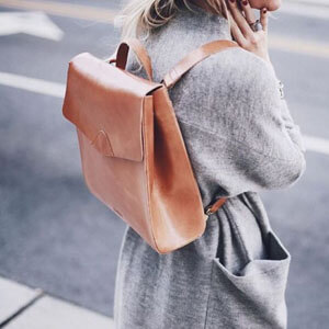 Look com mochila - saiba todos os motivos para usar e abusar